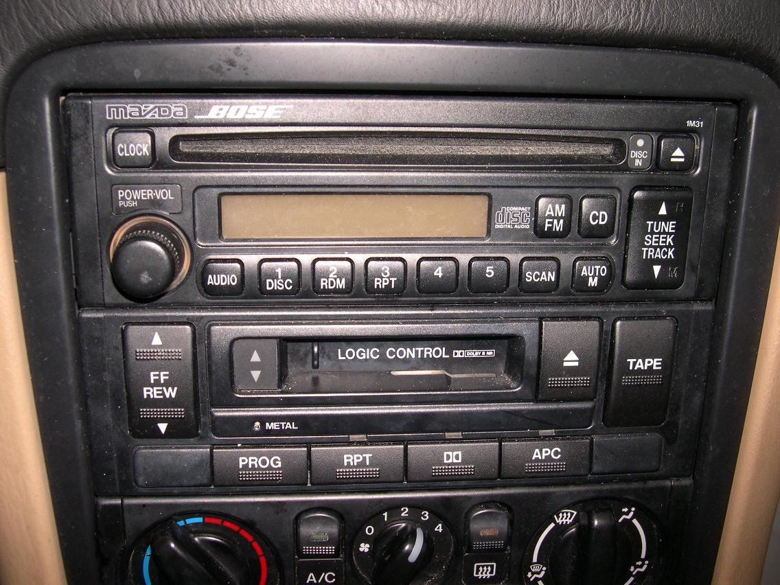 Mazda MX5 2001-2005 Black Single DIN Facia Plate Autoleads Radio Stereo 